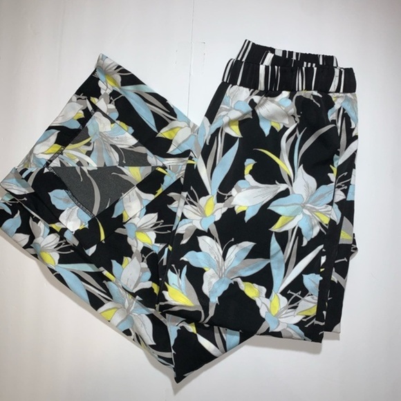 BAR III Floral Print Wide Leg Pants - Picture 1 of 3